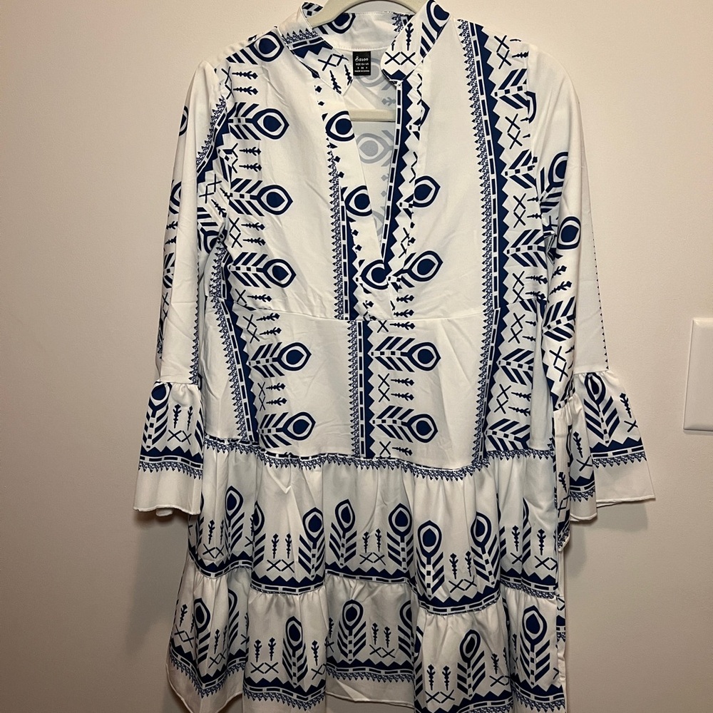 Greek print blue/white long sleeve dress